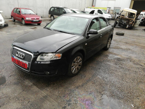 AUDI A4 BERLINA (8E) — vehículo donante para recambios 