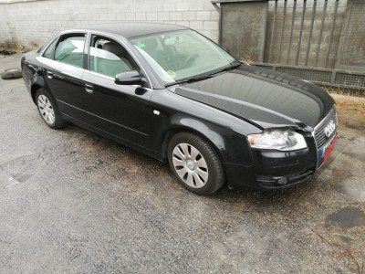 AUDI A4 BERLINA (8E)