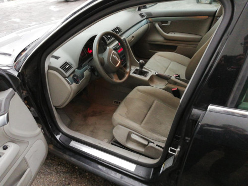 AUDI A4 BERLINA (8E) — vehículo donante para recambios 