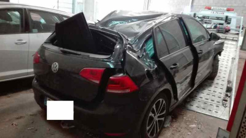 VOLKSWAGEN GOLF VII (5G1/BE1) — vehículo donante para recambios 