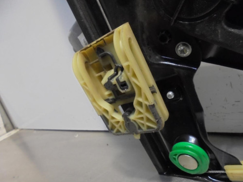 ELEVALUNAS DELANTERO DERECHO Ford C-MAX (CB7) 