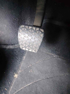 PEDAL EMBRAGUE