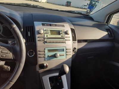 TOYOTA COROLLA VERSO (R1)