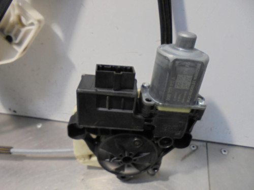 ELEVALUNAS TRASERO IZQUIERDO Seat LEON (5F1) 