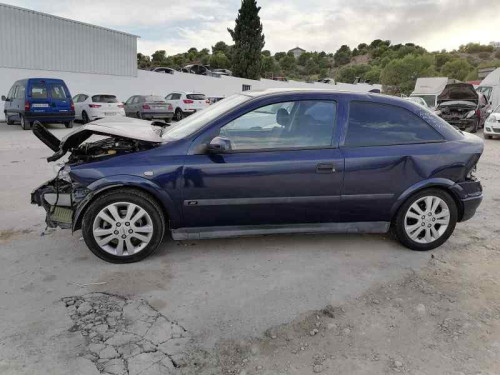 OPEL ASTRA G BERLINA — vehículo donante para recambios 
