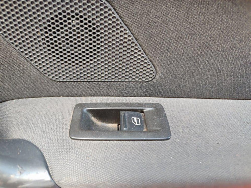  VOLKSWAGEN TOURAN (1T2) 