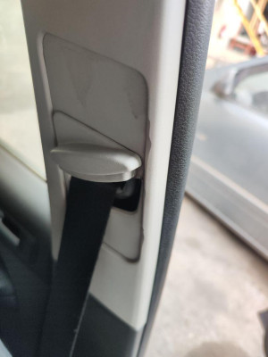 CINTURON SEGURIDAD DELANTERO IZQUIERDO
