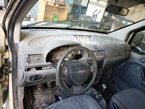 FORD TOURNEO CONNECT (TC7) — vehículo donante para recambios 