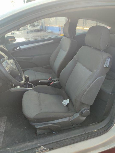  OPEL ASTRA H GTC 