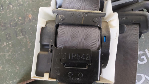 CINTURON SEGURIDAD TRASERO DERECHO Mitsubishi MONTERO (V20/V40) 