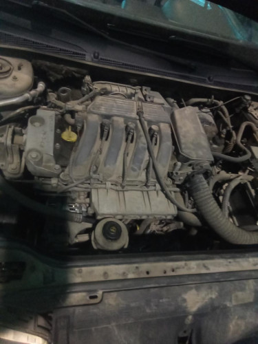 RENAULT LAGUNA (B56) — vehículo donante para recambios 