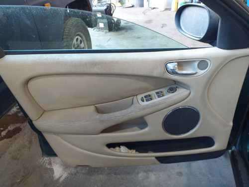JAGUAR X-TYPE — vehículo donante para recambios 