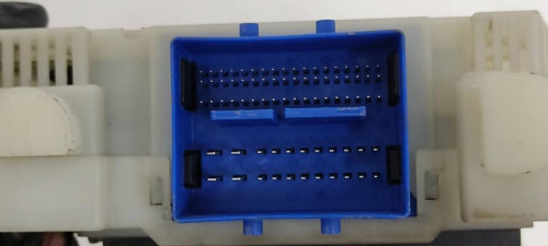 CAJA RELES / FUSIBLES Volvo S80 BERLINA 