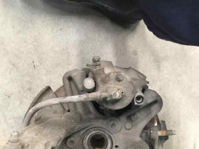 PINZA DE FRENO DELANTERA IZQUIERDA