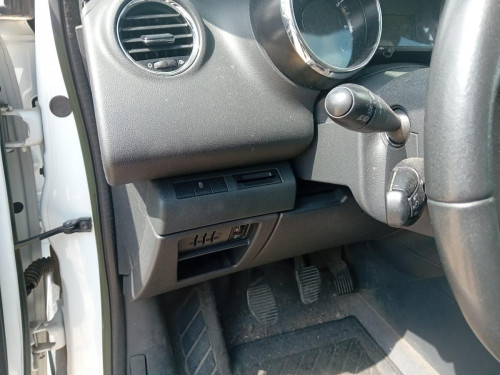 PEUGEOT 3008 — vehículo donante para recambios 