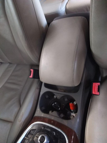 APOYABRAZOS CENTRAL Audi Q5 (8R) 
