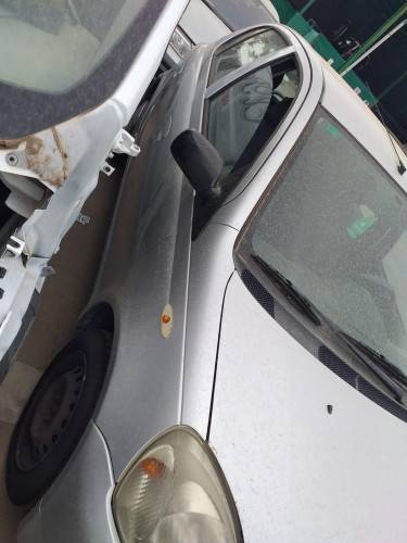 CERRADURA PUERTA DELANTERA DERECHA Toyota YARIS (NCP1/NLP1/SCP1) 