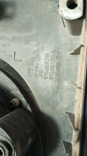 GUARNECIDO PUERTA TRASERA IZQUIERDA used