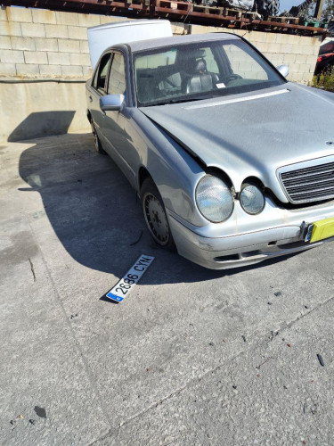 MERCEDES-BENZ CLASE E (BM 210) BERLINA — автомобиль-донор на запчасти 