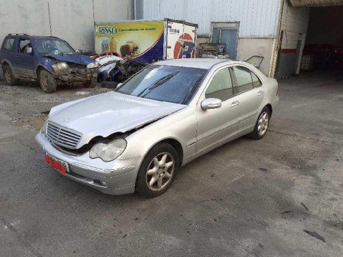 MERCEDES-BENZ CLASE C (BM 203) BERLINA — vehículo donante para recambios 