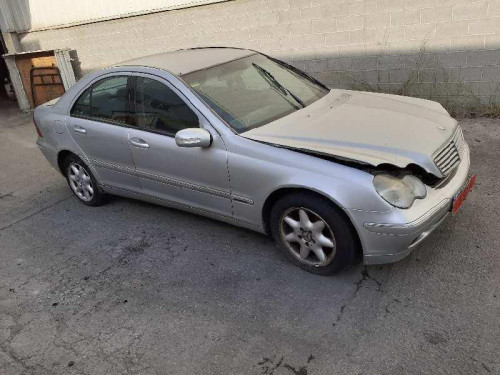MERCEDES-BENZ CLASE C (BM 203) BERLINA — vehículo donante para recambios 