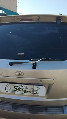 BRAZO LIMPIA TRASERO Kia Sorento (BL)(2002->)