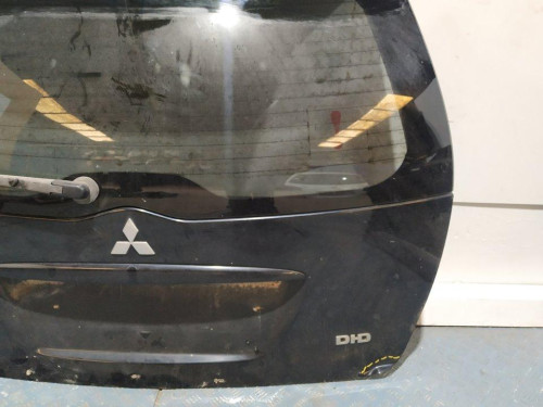  PORTON TRASERO MITSUBISHI GRANDIS (NA0W) 