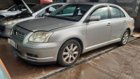 TOYOTA AVENSIS BERLINA (T25)