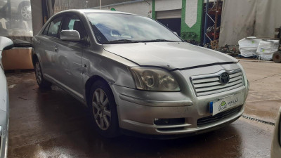 TOYOTA AVENSIS BERLINA (T25)