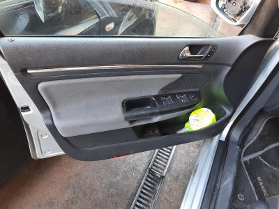 VOLKSWAGEN GOLF V (1K1)(10.2003)