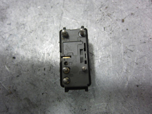 MANDO ELEVALUNAS TRASERO DERECHO Mercedes-Benz CLASE 124 (BM 124) BERLINA 