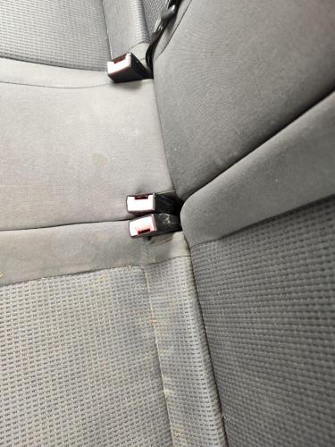 ENGANCHE CINTURON TRASERO CENTRAL Volkswagen POLO IV (9N1) 