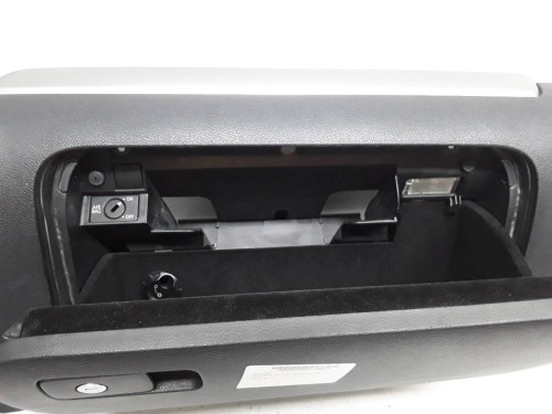 GUANTERA Volkswagen GOLF VI (5K1)(10.2008) 