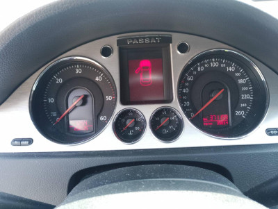 VOLKSWAGEN PASSAT BERLINA (3C2)