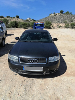 AUDI A4 BERLINA (8E)