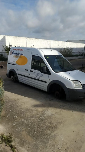 Ford Tourneo Connect (TC7)(2002->) Kombi Larga — автомобиль-донор на запчасти 