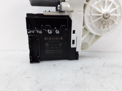 MOTOR ELEVALUNAS DELANTERO DERECHO, Volkswagen, GOLF PLUS V (5M1)