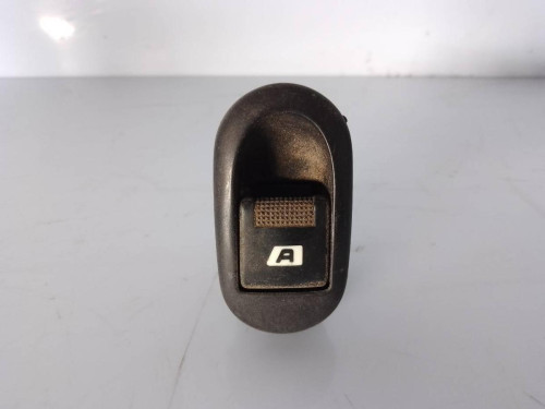 MANDO ELEVALUNAS DELANTERO DERECHO Citroen C3 