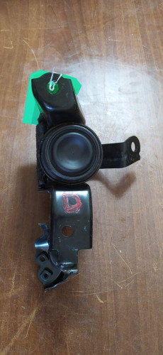 SOPORTE MOTOR DERECHO TOYOTA YARIS CROSS 