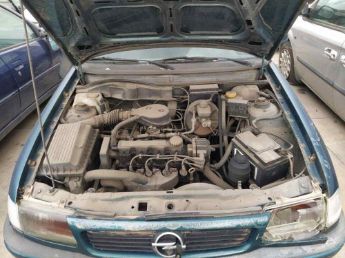  OPEL ASTRA F BERLINA 