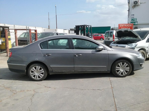  VOLKSWAGEN PASSAT BERLINA (3C2) 