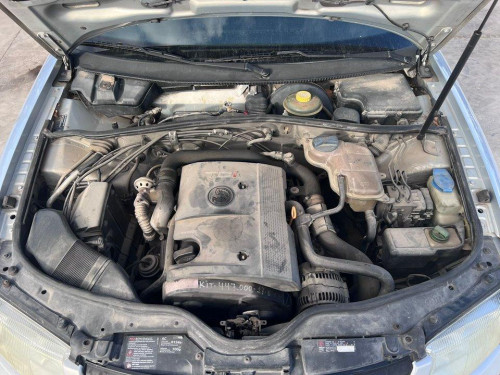  VOLKSWAGEN PASSAT BERLINA (3B2) 