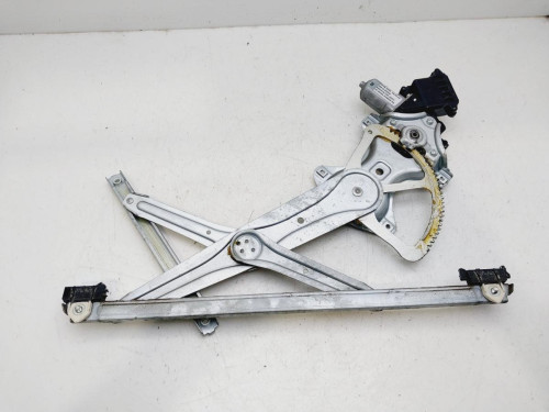ELEVALUNAS DELANTERO DERECHO Toyota VERSO (AUR2/ZGR2) 