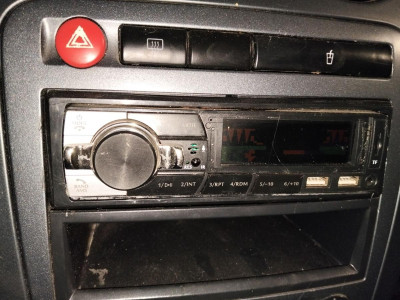 SISTEMA AUDIO / RADIO CD
