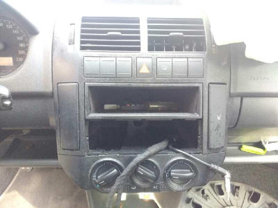 VOLKSWAGEN POLO IV (9N1)