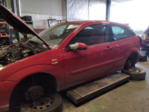  FORD FOCUS BERLINA (CAK) 