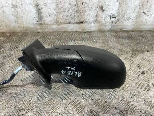 RETROVISOR IZQUIERDO 