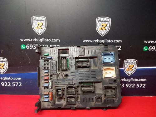  CAJA RELES / FUSIBLES 