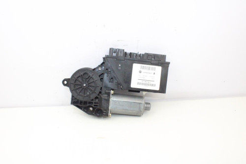 MOTOR ELEVALUNAS DELANTERO DERECHO 