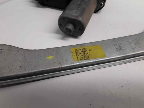ELEVALUNAS DELANTERO DERECHO Opel CORSA D 